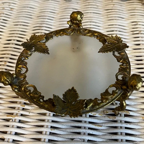 VINTAGE Ormolu style Brass Leaf Trinket Glass Dish Frosted Glass With Cherubs - Picture 5 of 7